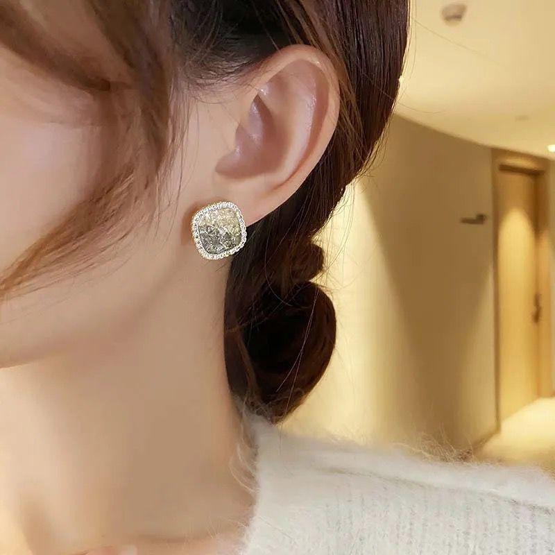 Flora Studs