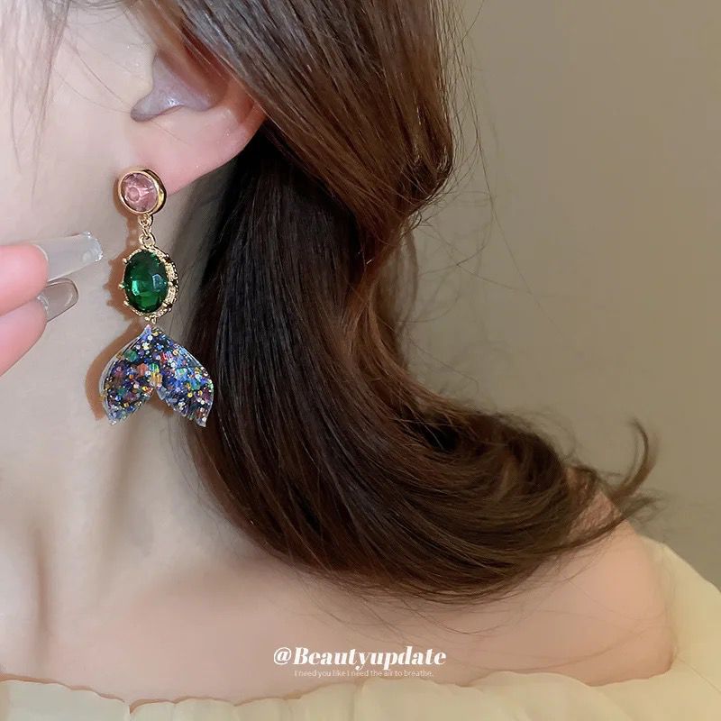 Emerald Fishtail Earrings