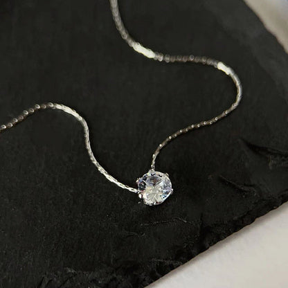 Elegant Gold Solitaire Necklace