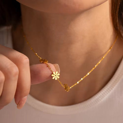 Minimal Daisy Gold Necklace