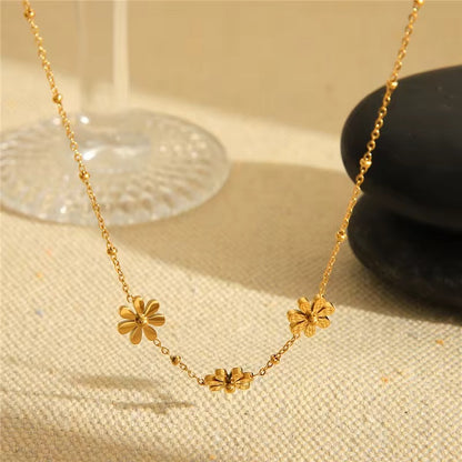 Minimal Daisy Gold Necklace
