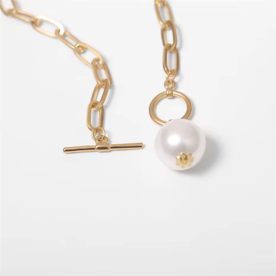 Minimal Necklace