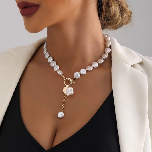 Pearlia Necklace